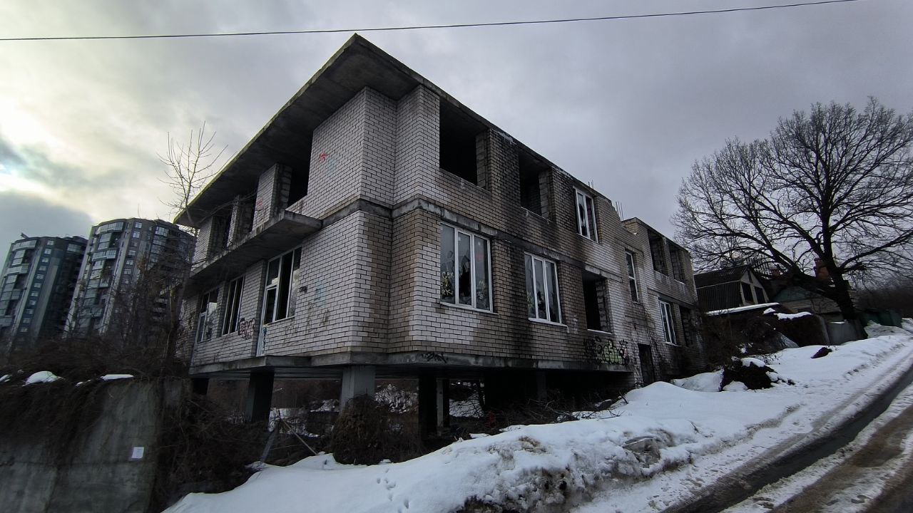 Опасного здания скоро не станет”: в Воронеже снесут самострой